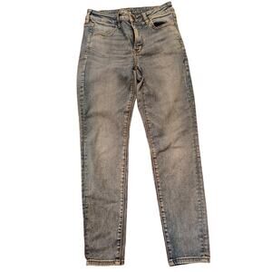 American Eagle Hi‑Rise Jegging Size 8 NE(X)T Level Stretch Medium Blue Wash